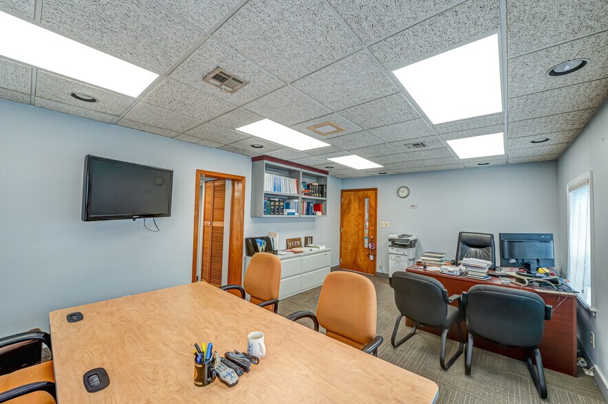 More Photos Of 57 Old Country Rd, Westbury Office For Sale