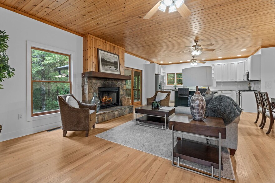 More Photos Of 122 Highlands View Rd, Highlands Specialty For Sale