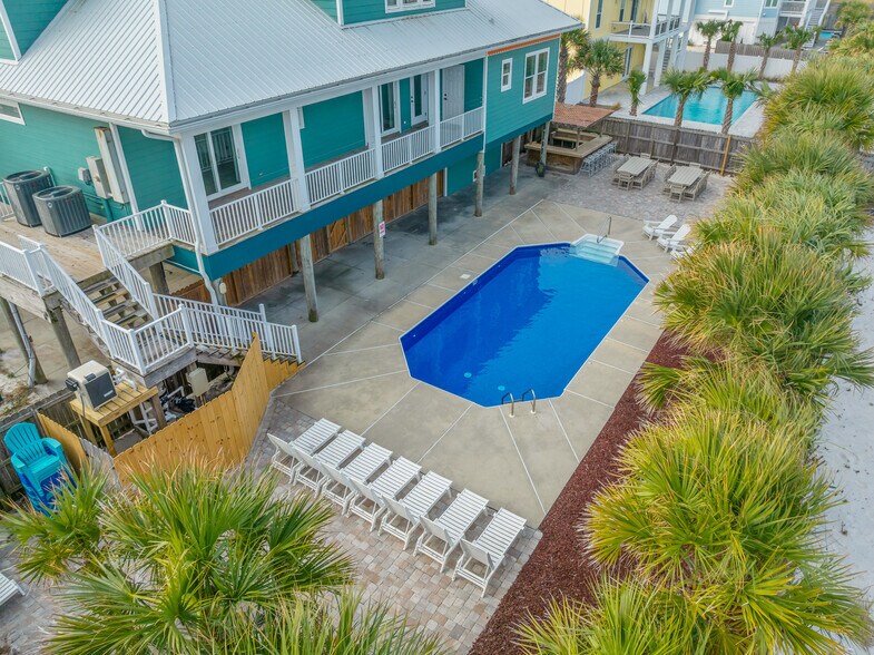 More Photos Of 1311 Ariola Dr, Pensacola Beach Specialty For Sale