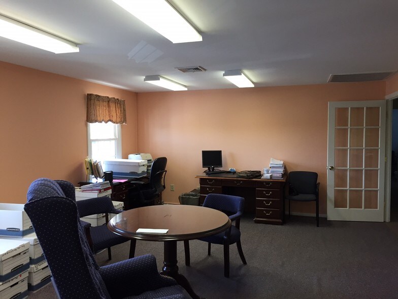 More Photos Of 100 Smithfield Ave, Pawtucket Medical For Sale