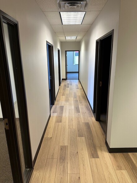 More Photos Of 1050 Post And Paddock St, Grand Prairie Loft Creative Space For Lease