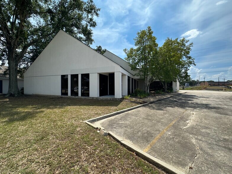 More Photos Of 7414 Picardy Ave, Baton Rouge Medical For Sale