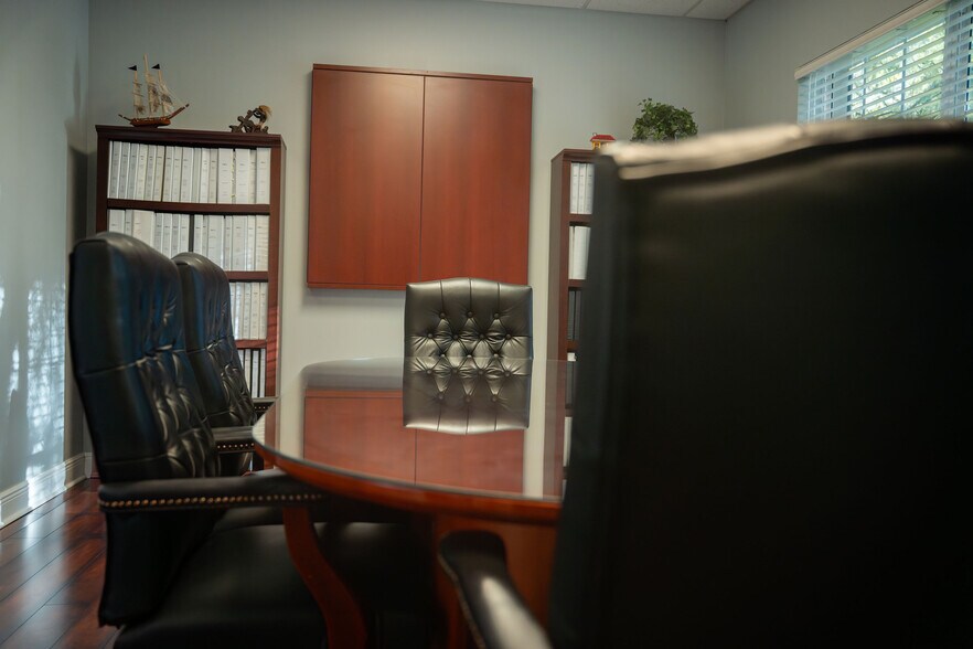 More Photos Of 523 Wekiva Commons Cir, Apopka Office For Sale