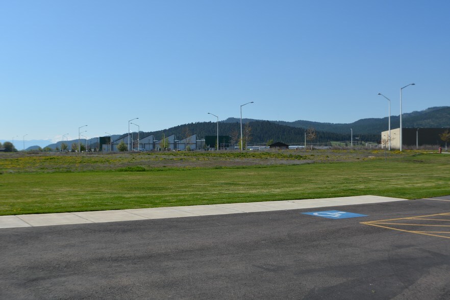 More Photos Of 125 Schoolhouse Loop, Kalispell Office For Sale