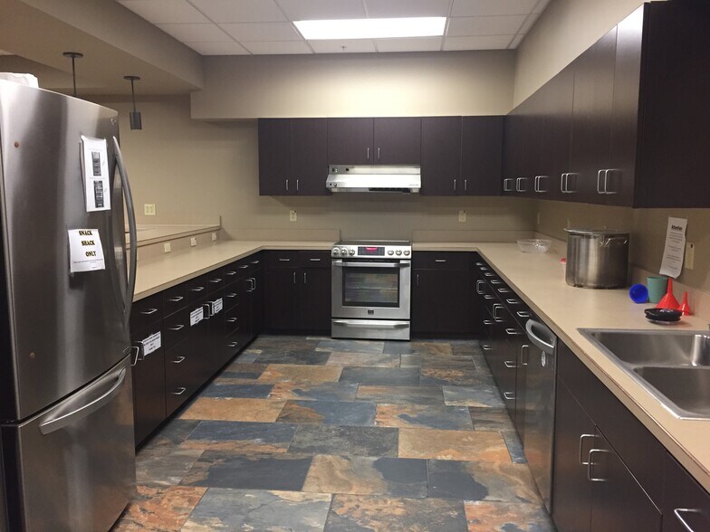 More Photos Of 104 S Wolcott St, Casper Office For Lease