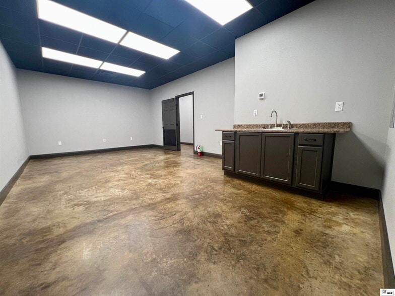 More Photos Of 2519 N 7th St, West Monroe Medical For Lease