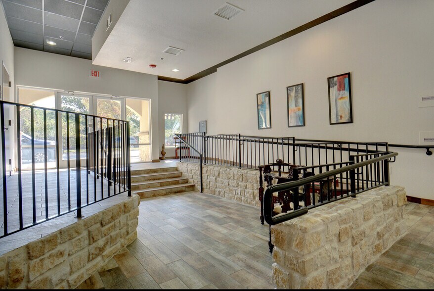 More Photos Of 60 Village Ln, Colleyville Office For Sale