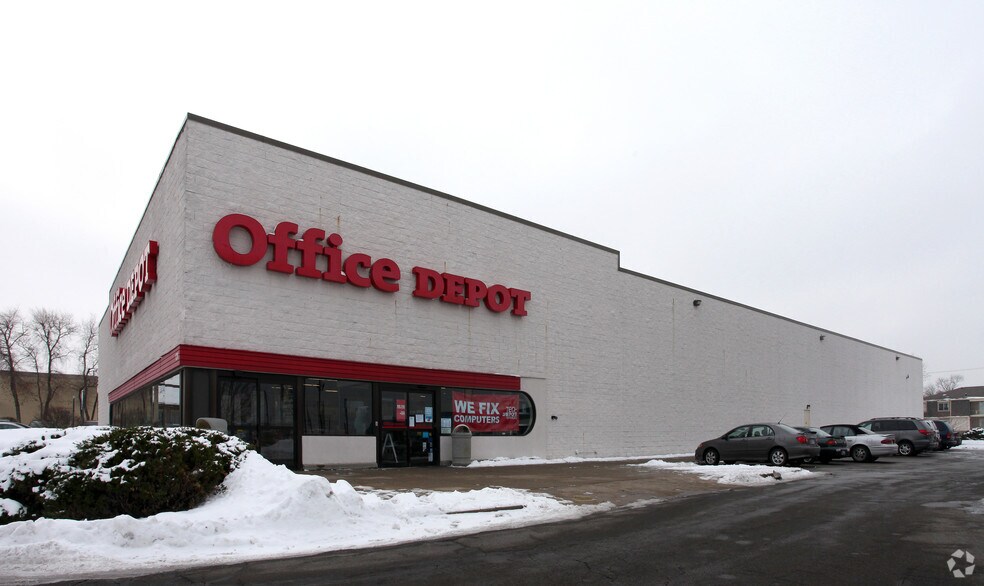 Primary Photo Of 1276 US Hwy 31 N, Greenwood Storefront For Sale
