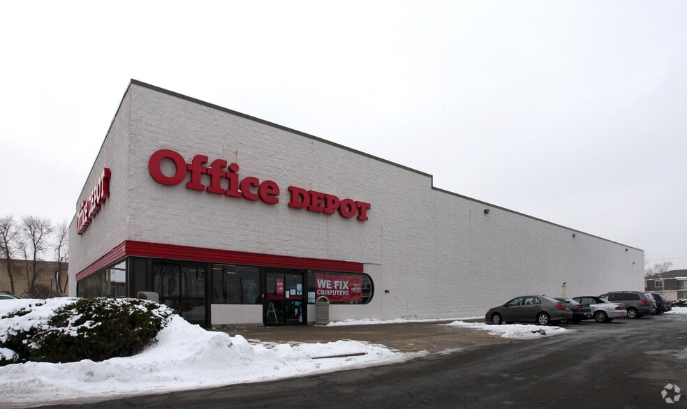 More Photos Of 1276 US Hwy 31 N, Greenwood Storefront For Sale