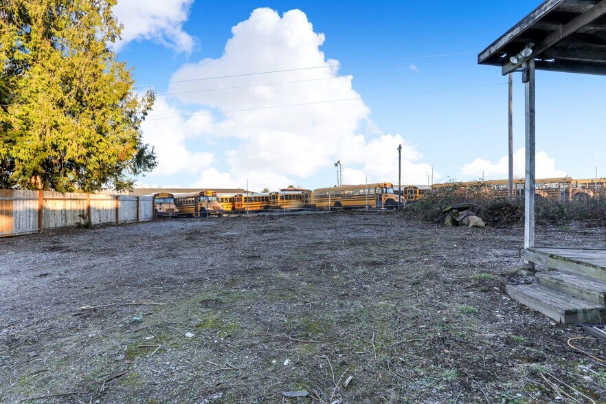 More Photos Of 6350 NE 66th Ave, Portland Flex For Sale