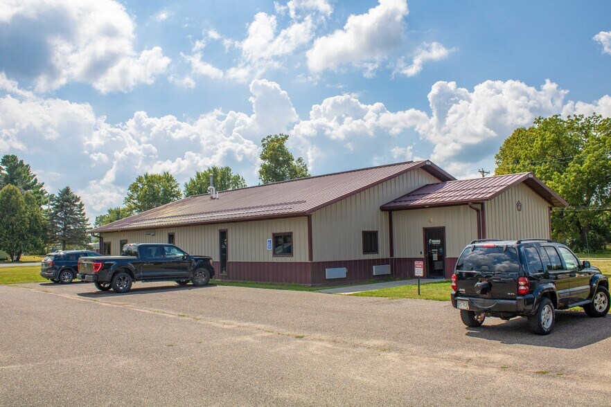 More Photos Of 708 W Washington St, Augusta Medical For Sale