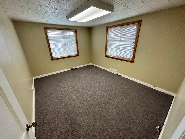 More Photos Of 4499 Mt Royal Blvd, Allison Park Office For Sale