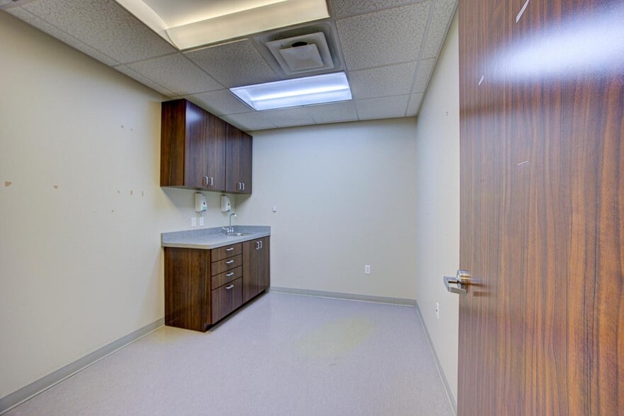 More Photos Of 311 S Highway 183, Leander Medical For Sale