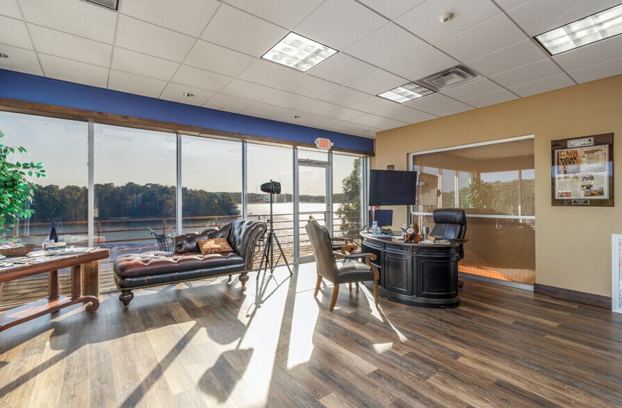 More Photos Of 6550 Pelican Dr, Osage Beach Specialty For Sale