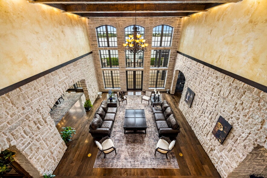 More Photos Of 4122 186th Blvd, Russell Specialty For Sale