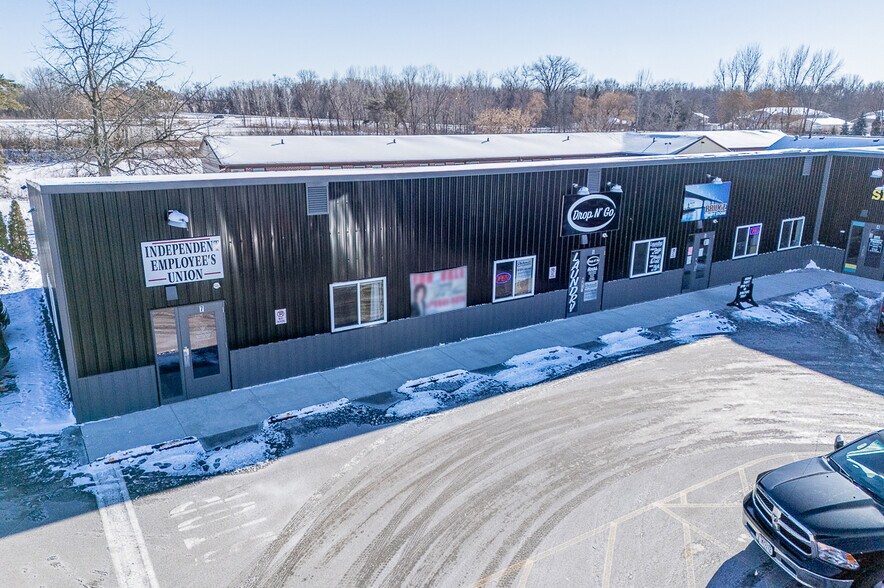 More Photos Of 1186 N Shawano St, New London General Retail For Lease