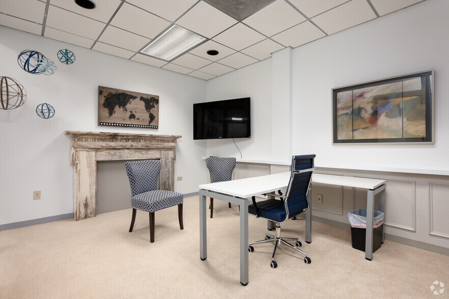 More Photos Of 516 W Friendly Ave, Greensboro Coworking Space