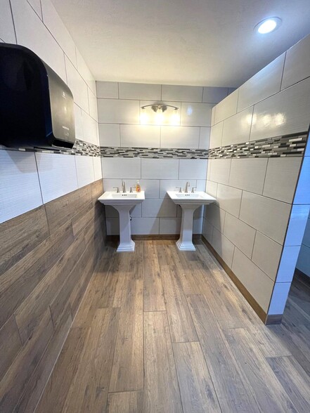 More Photos Of 37937 FM 1774 Rd, Magnolia Warehouse For Lease