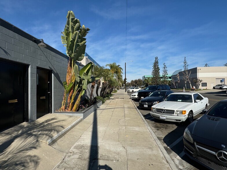 More Photos Of 1733 Border Ave, Torrance Light Manufacturing For Sale