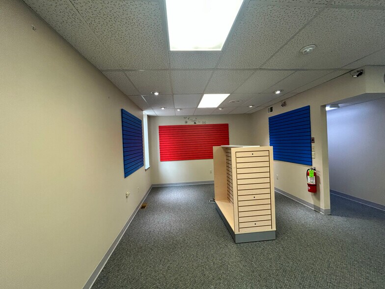 More Photos Of 33 N Brown St, Lewistown Storefront Retail Office For Sale