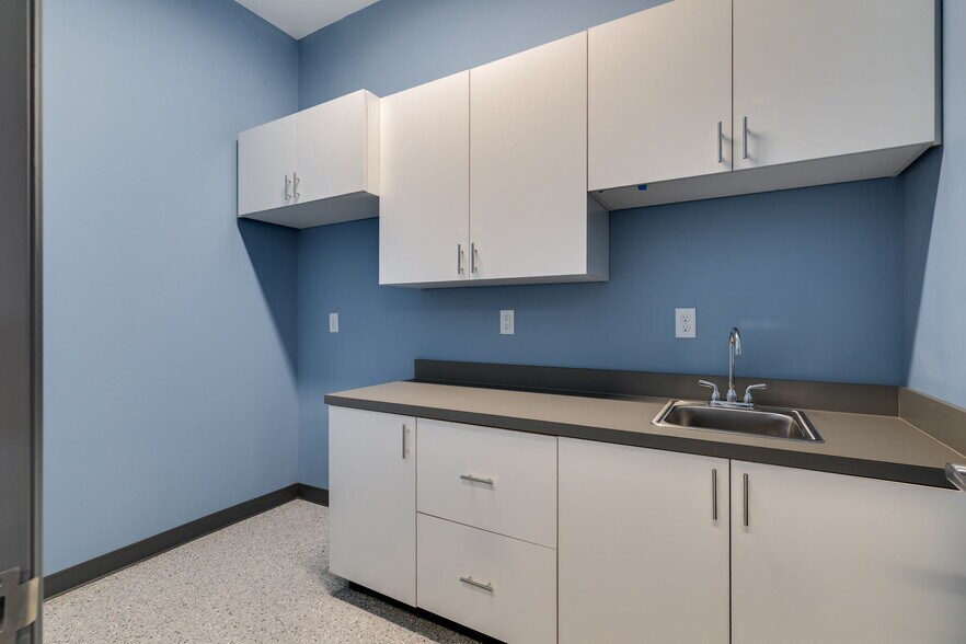 More Photos Of 3305 NW 192nd St, Edmond Healthcare For Sale