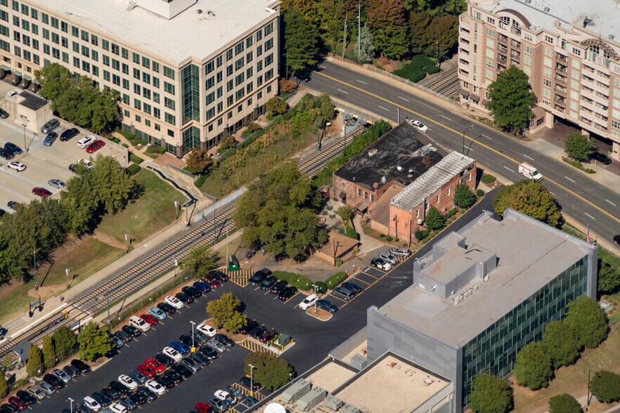 More Photos Of 300 E Morehead St, Charlotte Bar For Sale