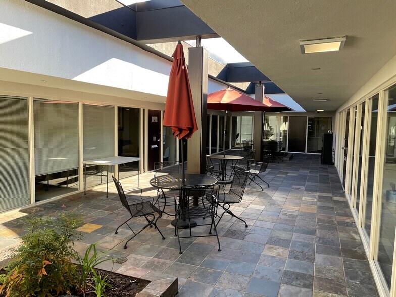 More Photos Of 871-873 Santa Cruz Ave, Menlo Park Storefront Retail Office For Lease