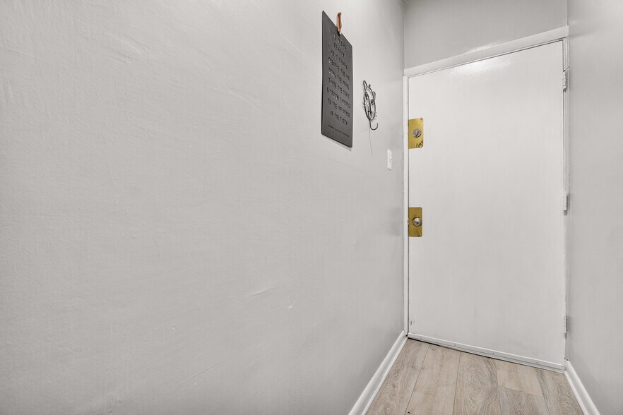 More Photos Of 136 Broadway, Hagerstown Apartments For Sale