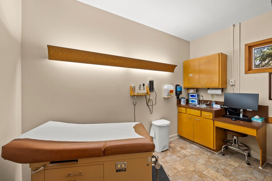 More Photos Of 4000 S Swaim Street Ext, Jonesville Office For Sale