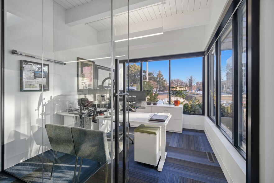 More Photos Of 836 Skokie Blvd, Northbrook Office For Sale