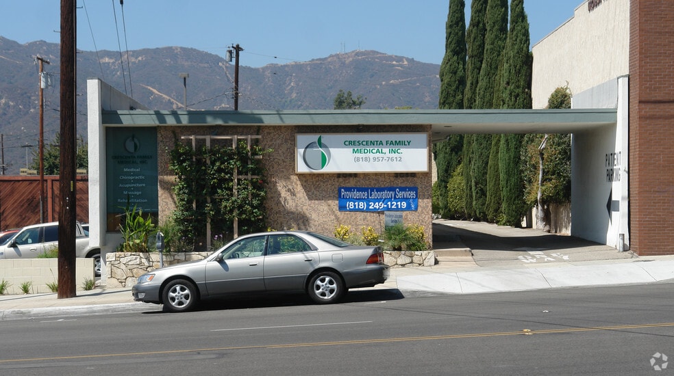 More Photos Of 2048 Montrose Ave, Montrose Medical For Lease