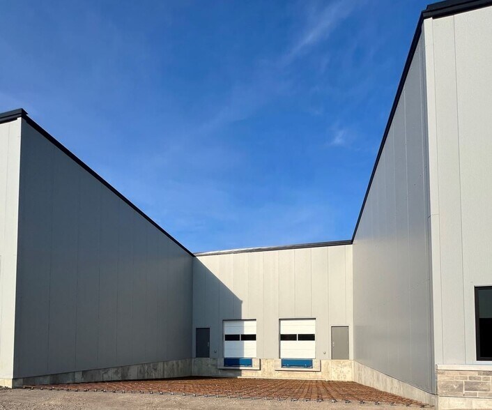 More Photos Of 296 University ave, Belleville Industrial For Lease