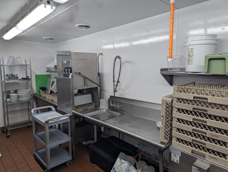 More Photos Of 104 N Elm St, Cresco General Retail For Sale