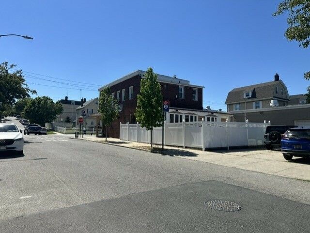 More Photos Of 9-17 Clintonville St, Whitestone Restaurant For Sale
