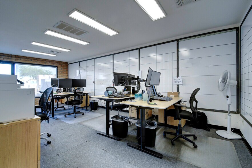 More Photos Of 2928 N 30th St, Phoenix Warehouse For Lease