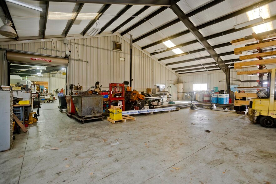 More Photos Of 16 Arthur St, Easthampton Warehouse For Sale