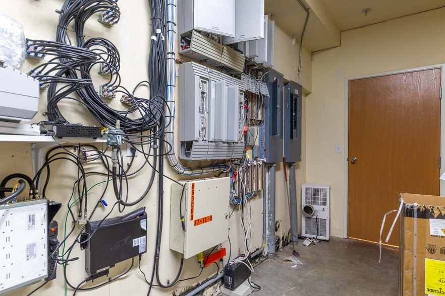 More Photos Of 550 SE Highway 101, Lincoln City Hotel For Sale