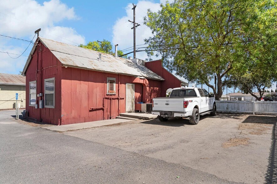 More Photos Of 752 E st, Williams General Retail For Sale