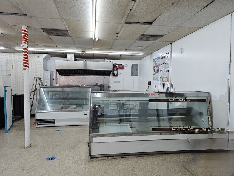 More Photos Of 439-443 E 1st Ave, Roselle General Retail For Sale