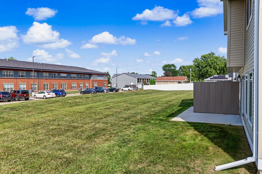 More Photos Of 2018 Otley Ave, Perry Apartments For Sale