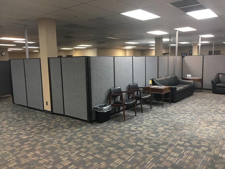 More Photos Of 8600 S I 35 Service Rd, Oklahoma City Office For Lease