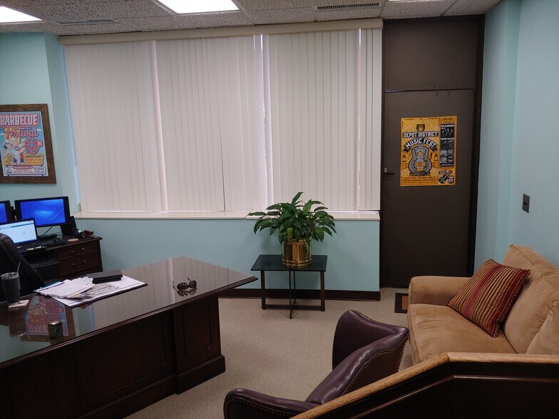 More Photos Of 30 E 1st Ave, Lexington Office For Lease
