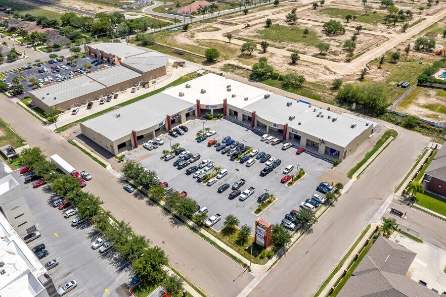 More Photos Of 901 Travis St, Mission General Retail For Sale