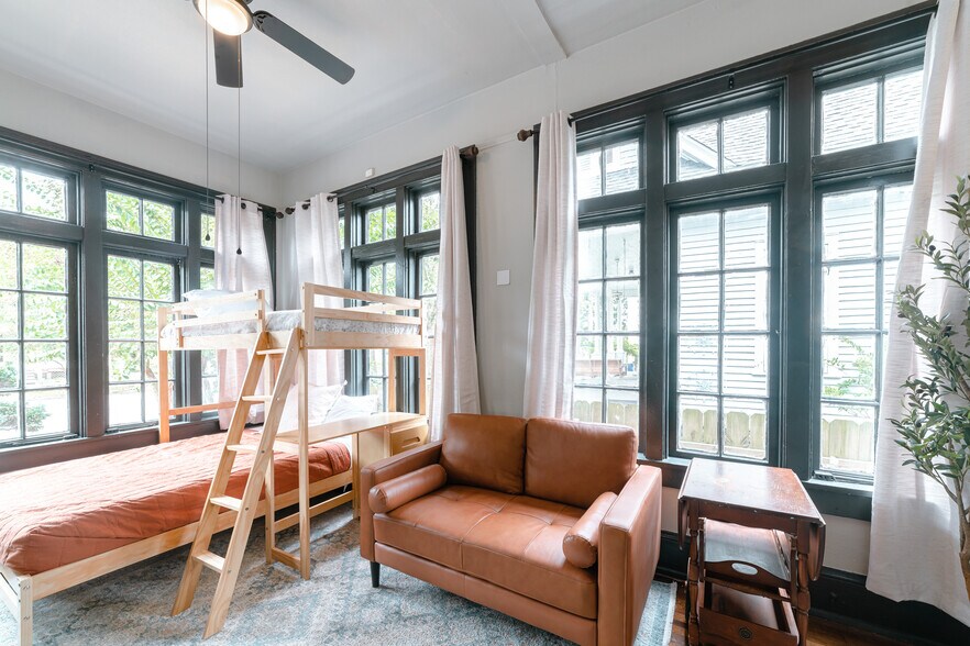 More Photos Of 207 Michigan Ave, Mobile Multifamily For Sale