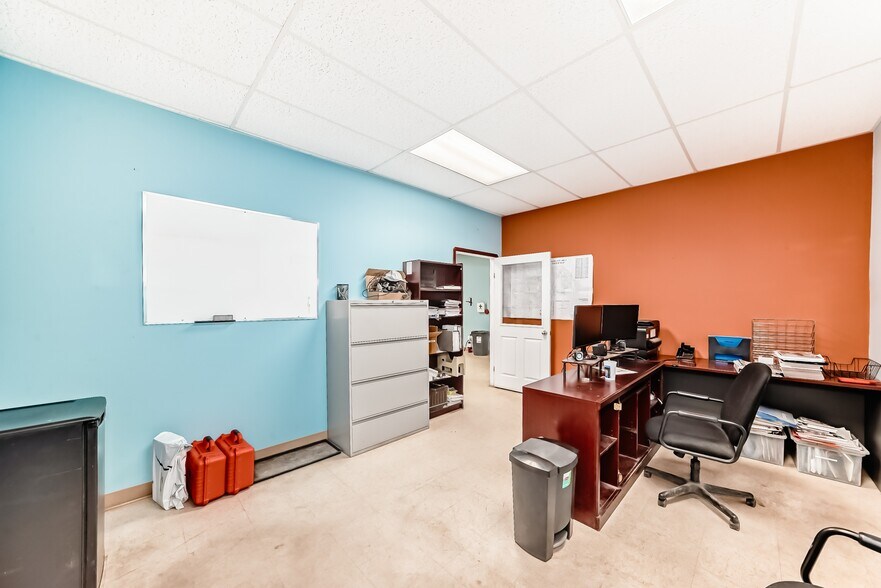 More Photos Of 116 Orchard Way, Strathmore Service For Lease