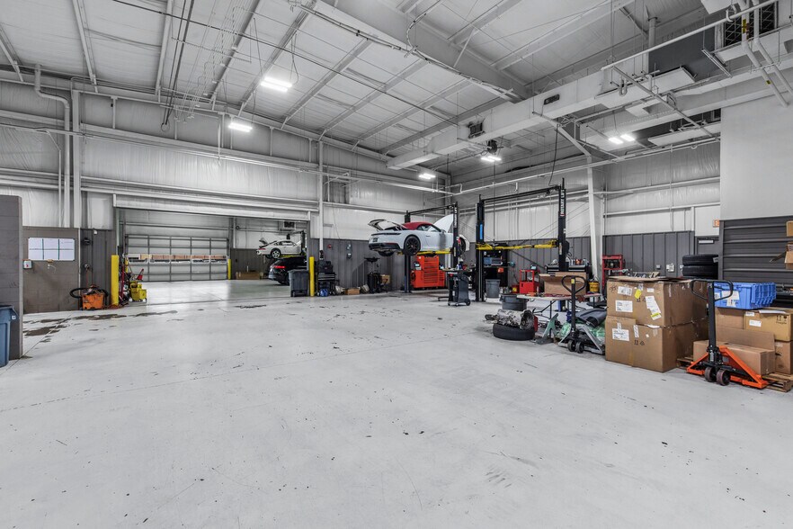 More Photos Of 5385 N I 55 St, Jackson Auto Dealership For Sale