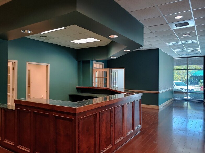 More Photos Of 2512 Independence Blvd, Wilmington Office For Lease