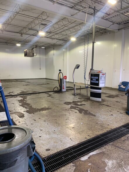 More Photos Of 5600 New Wilke Rd, Rolling Meadows Carwash For Sale
