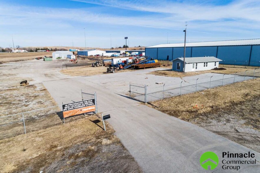 More Photos Of 5700 Arbor Rd, Lincoln Service For Sale