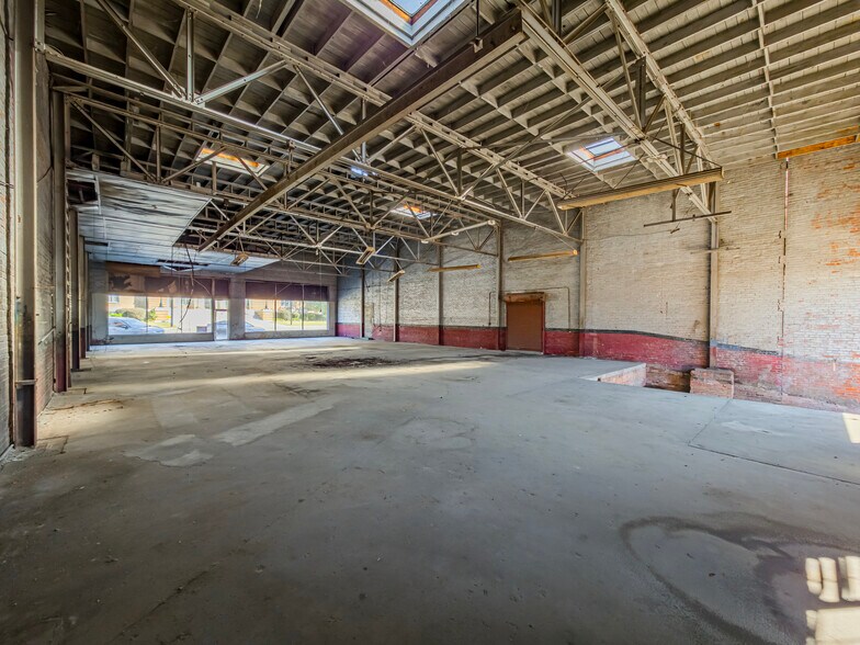 More Photos Of 238 2nd St E, Tifton Flex For Lease